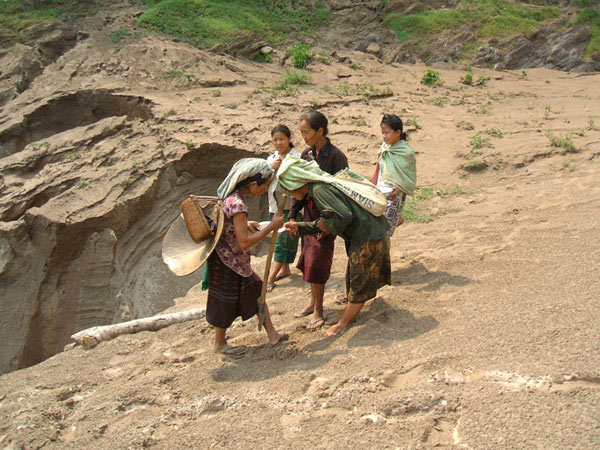 Gold panners of Mekong river, northern Laos